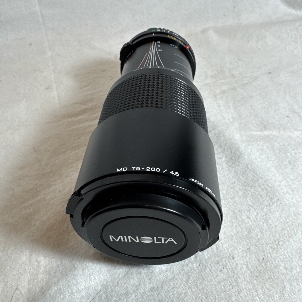 Minolta MD Zoom 75-200mm 1:4.5  (Minolta MD) with Caps MINT CONDITION
